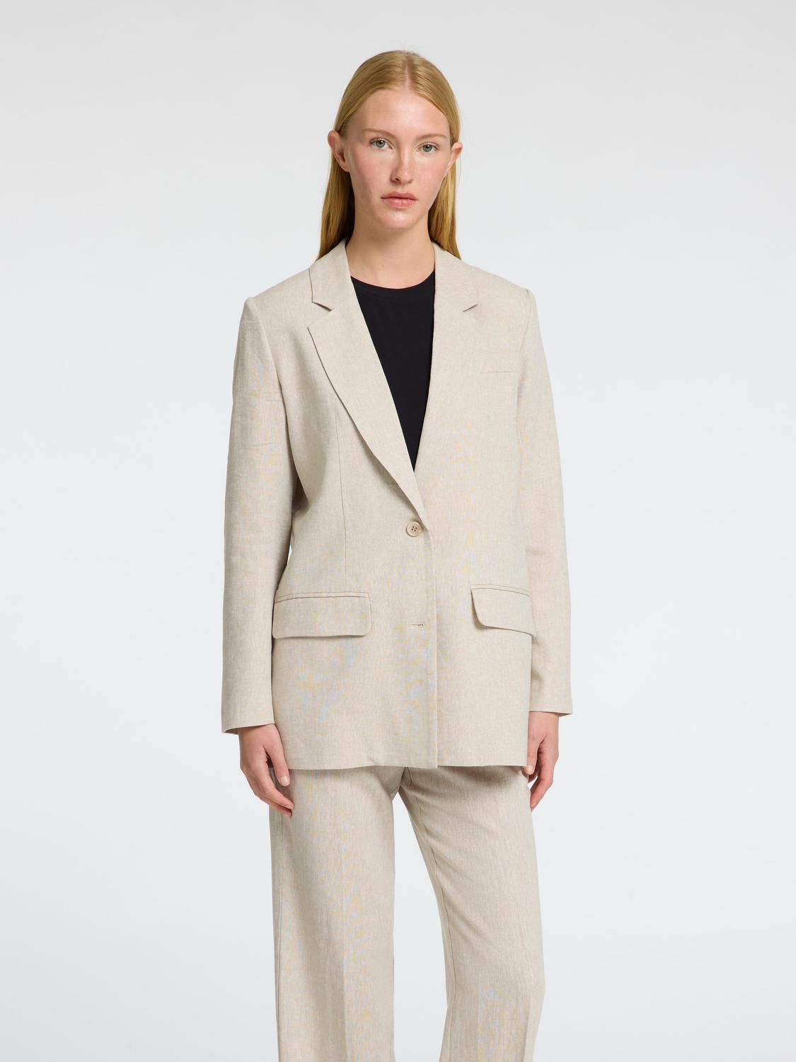 model_shot-front