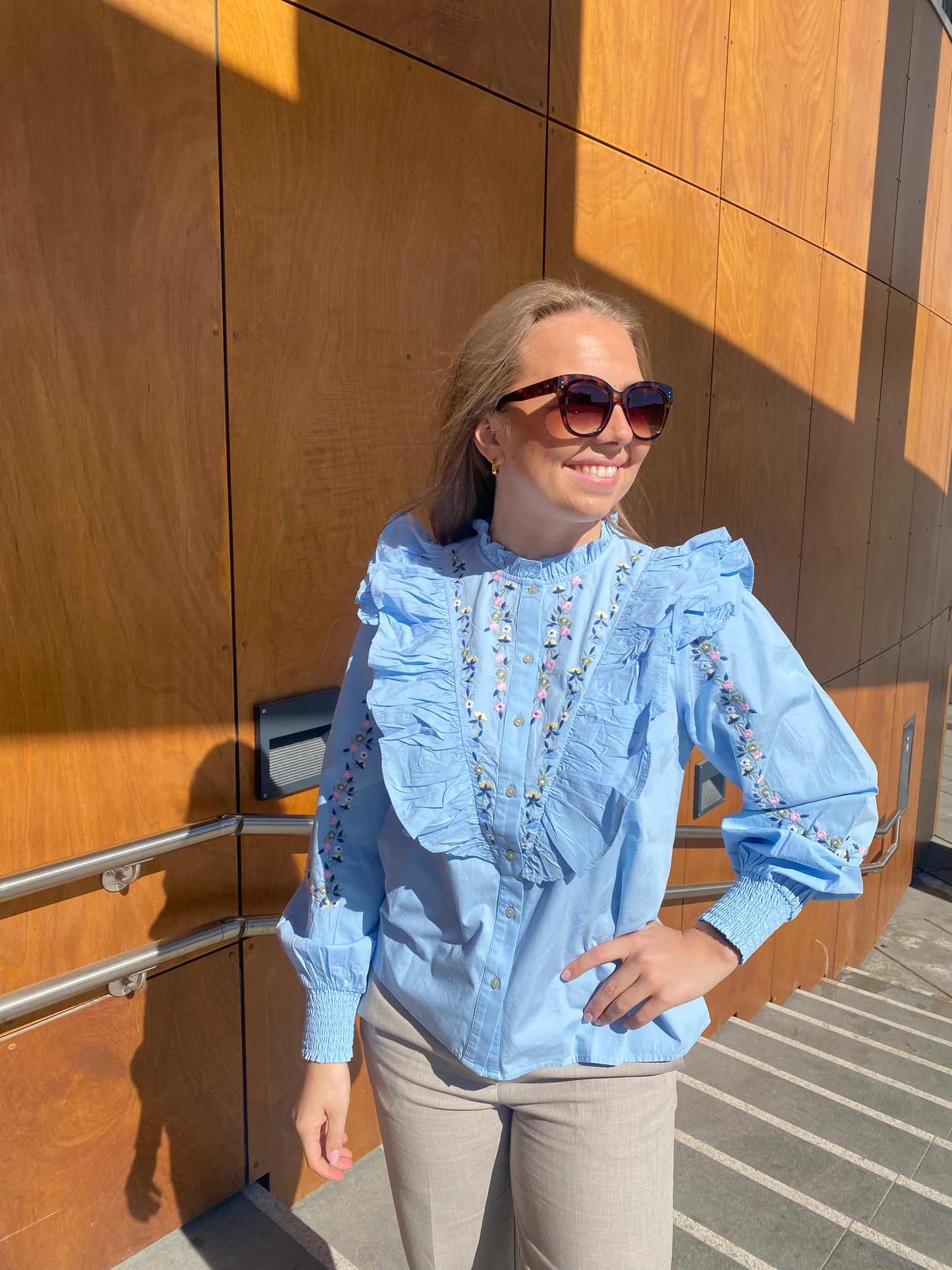 YASKENNIE Shirt - Clear Sky