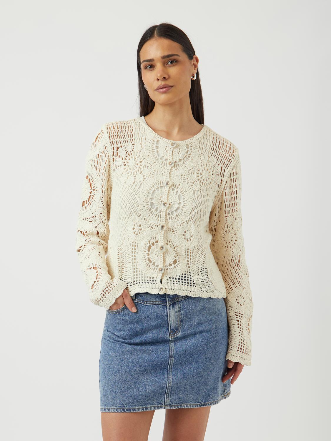 model_shot-front
