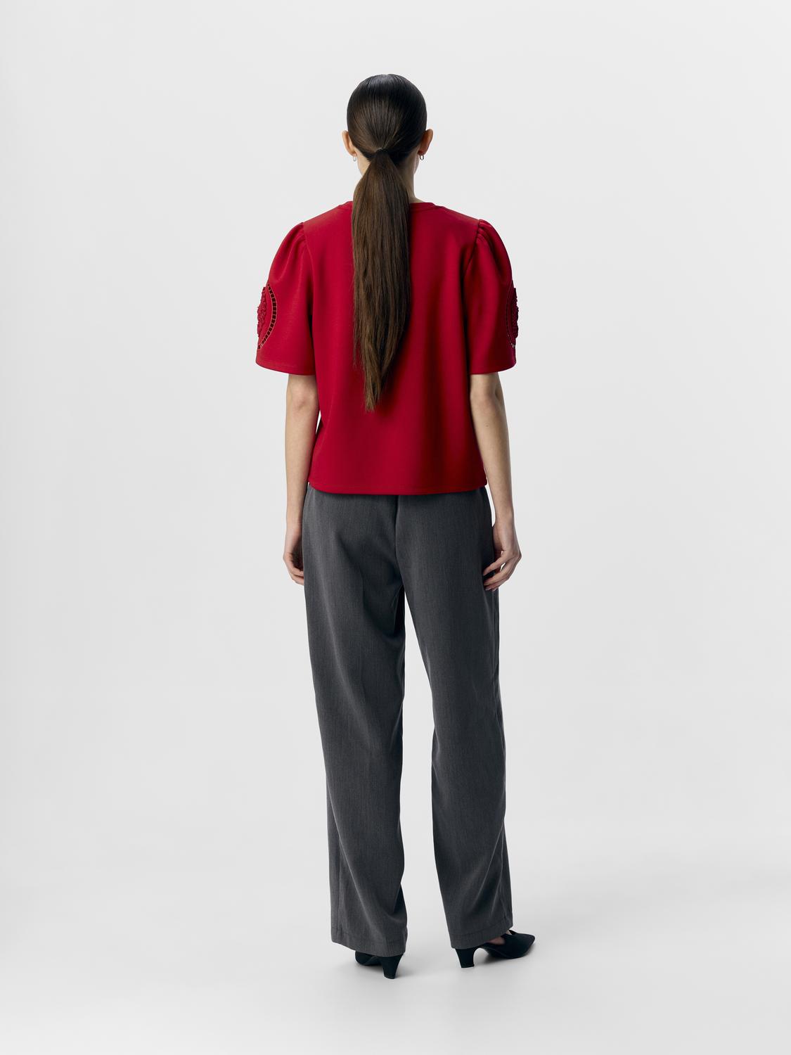 model_shot-back
