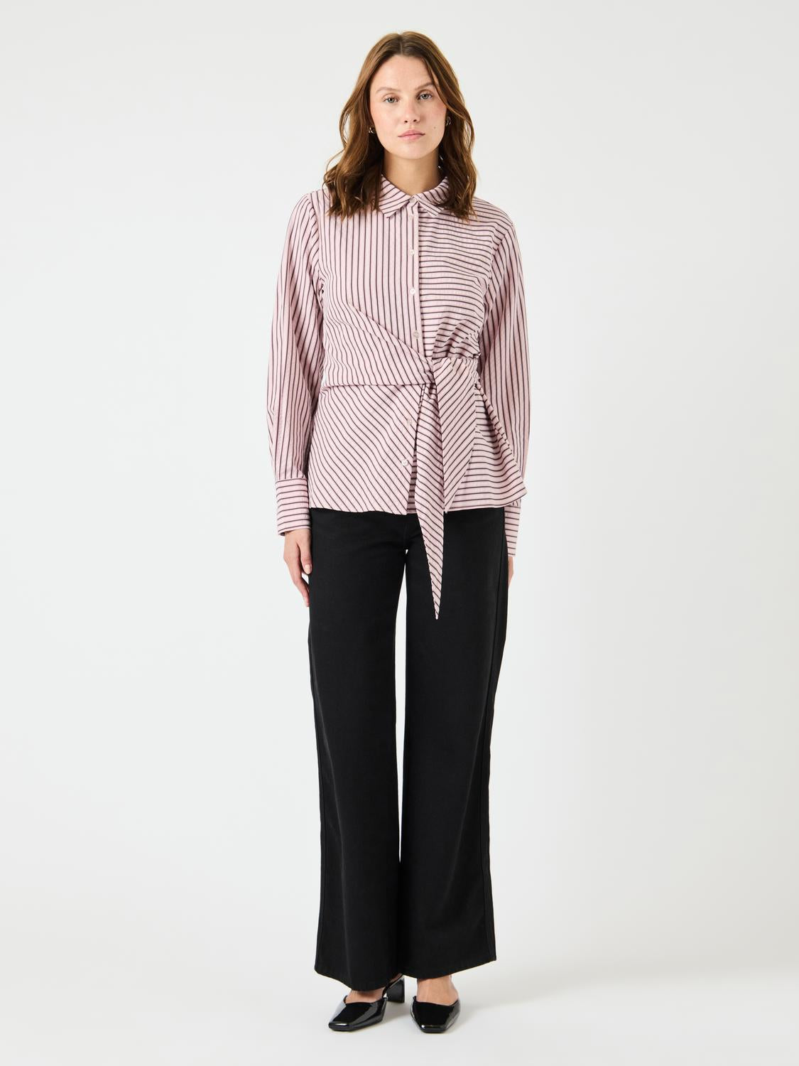 model_shot-front_full