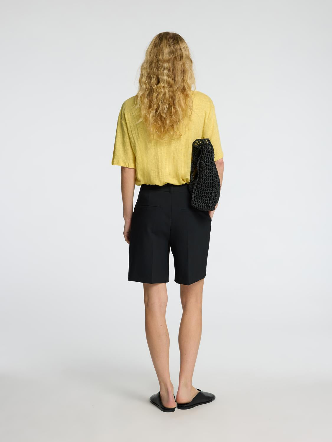 model_shot-back