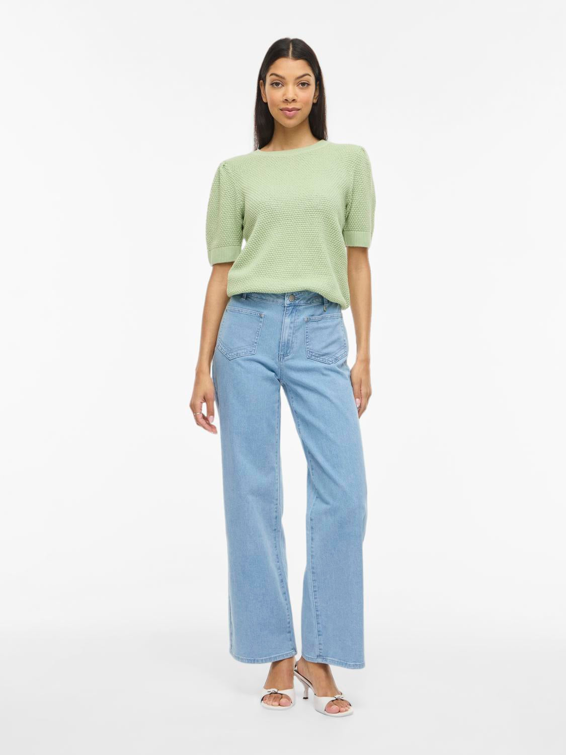 model_shot-front_full