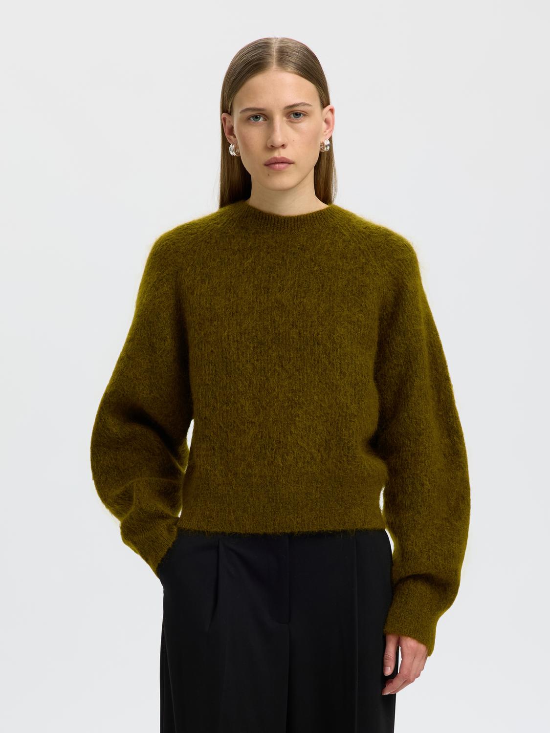 model_shot-front