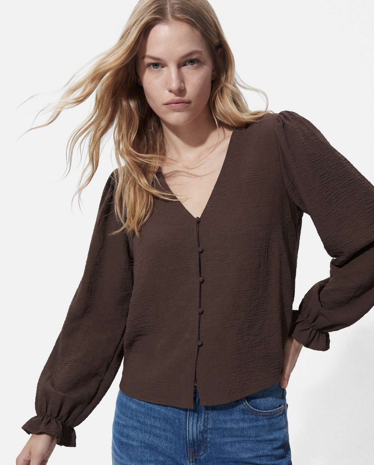model_shot-front