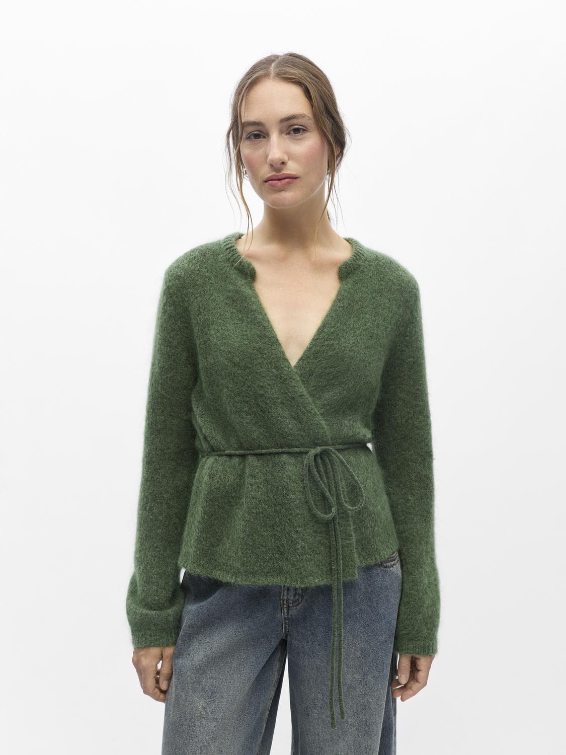model_shot-front