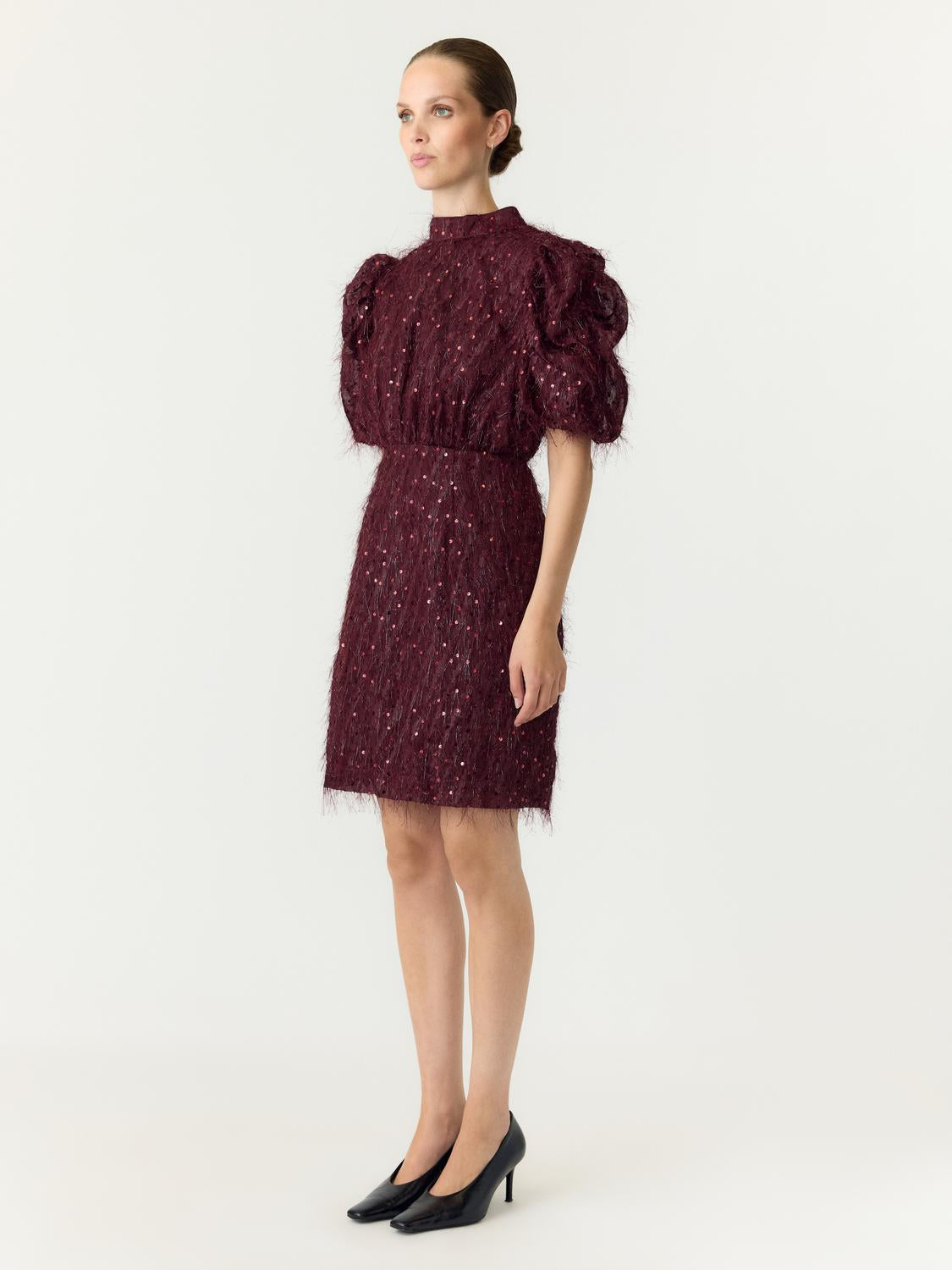 model_shot-front_full