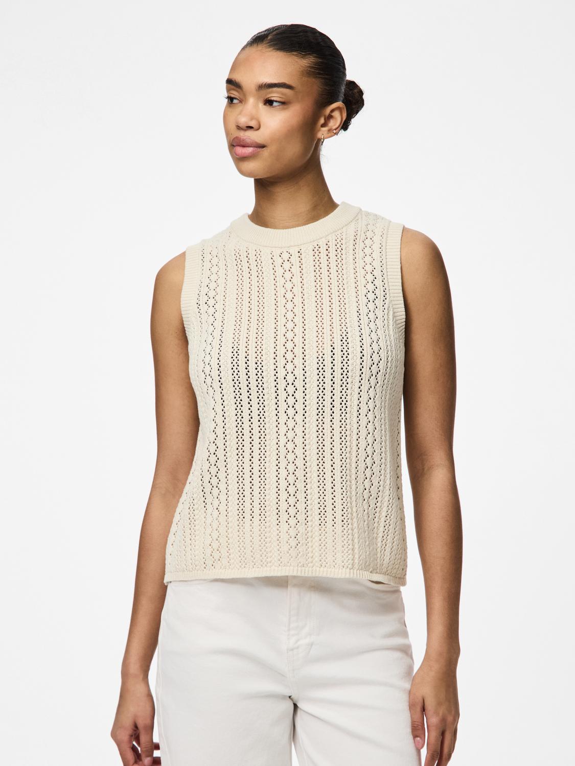 model_shot-front