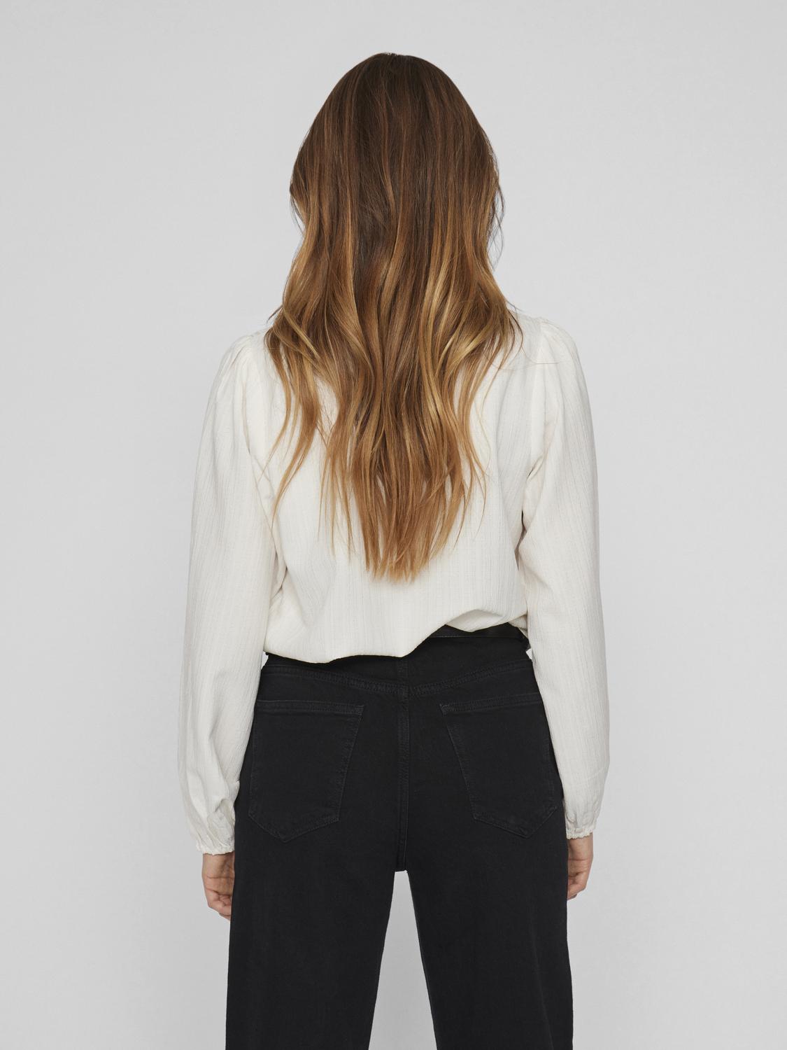model_shot-back