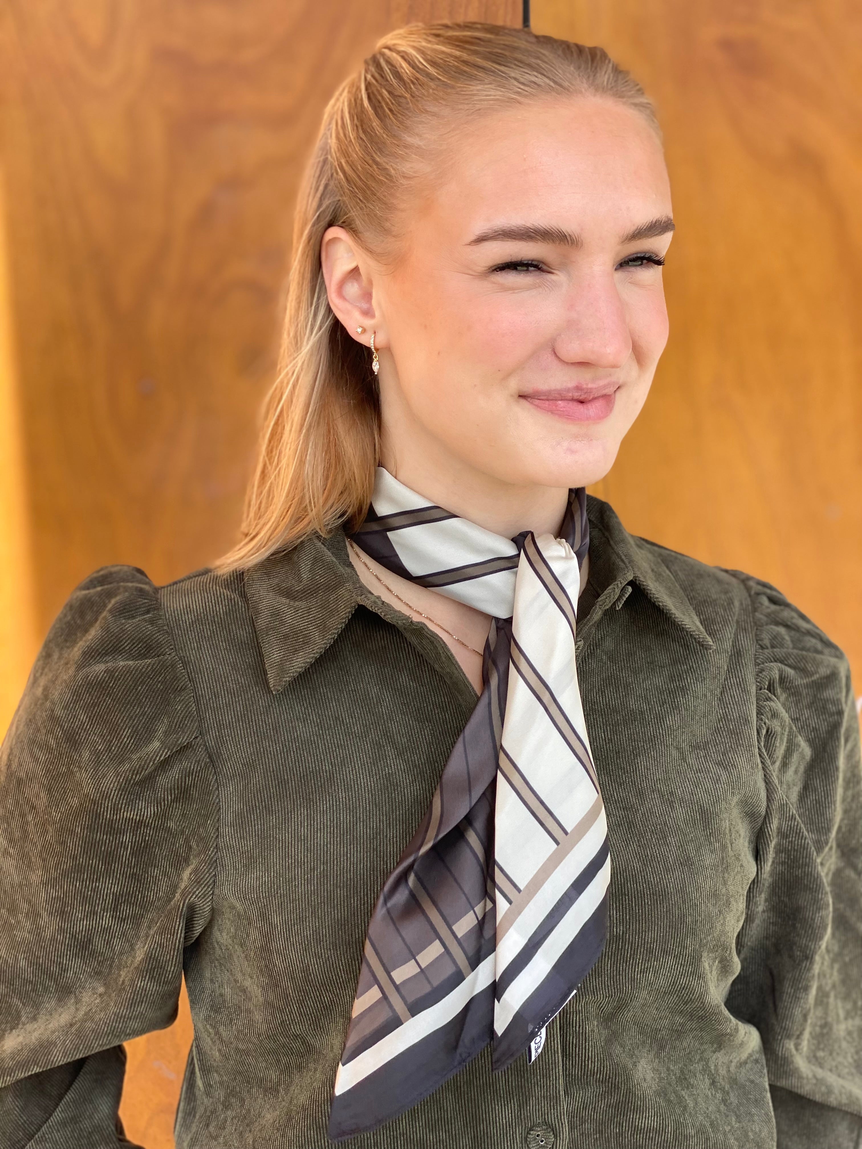 PCJUSTINA Light Scarf - Dark Olive