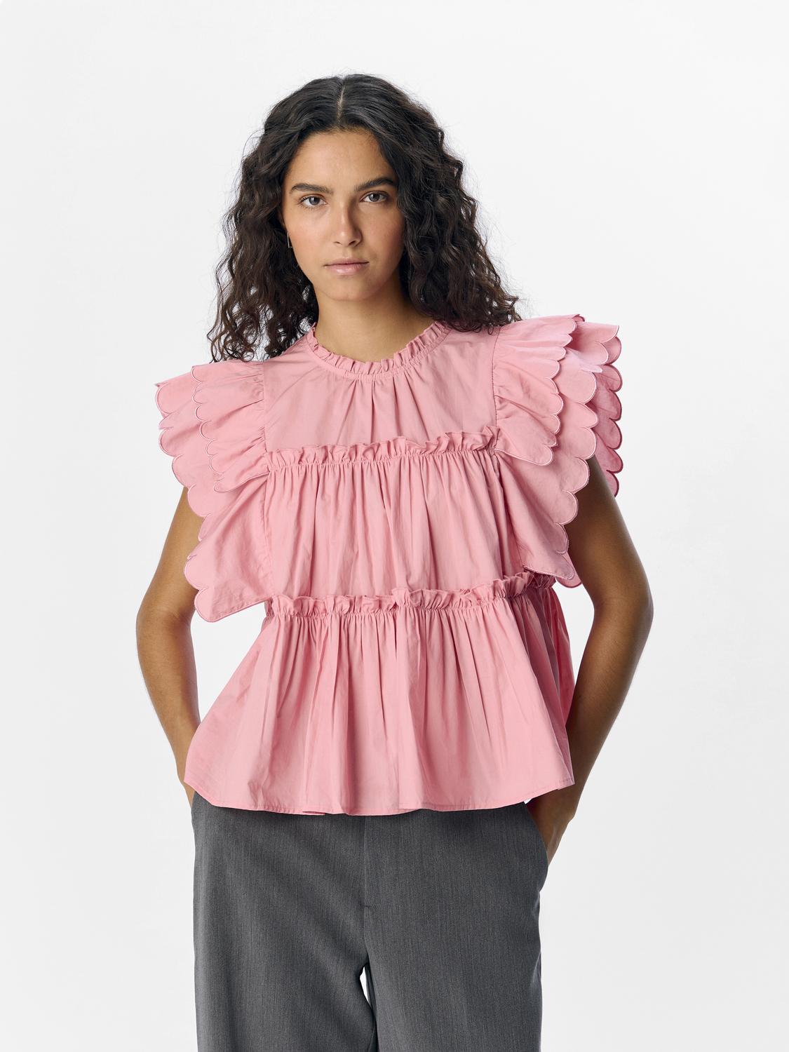 model_shot-front