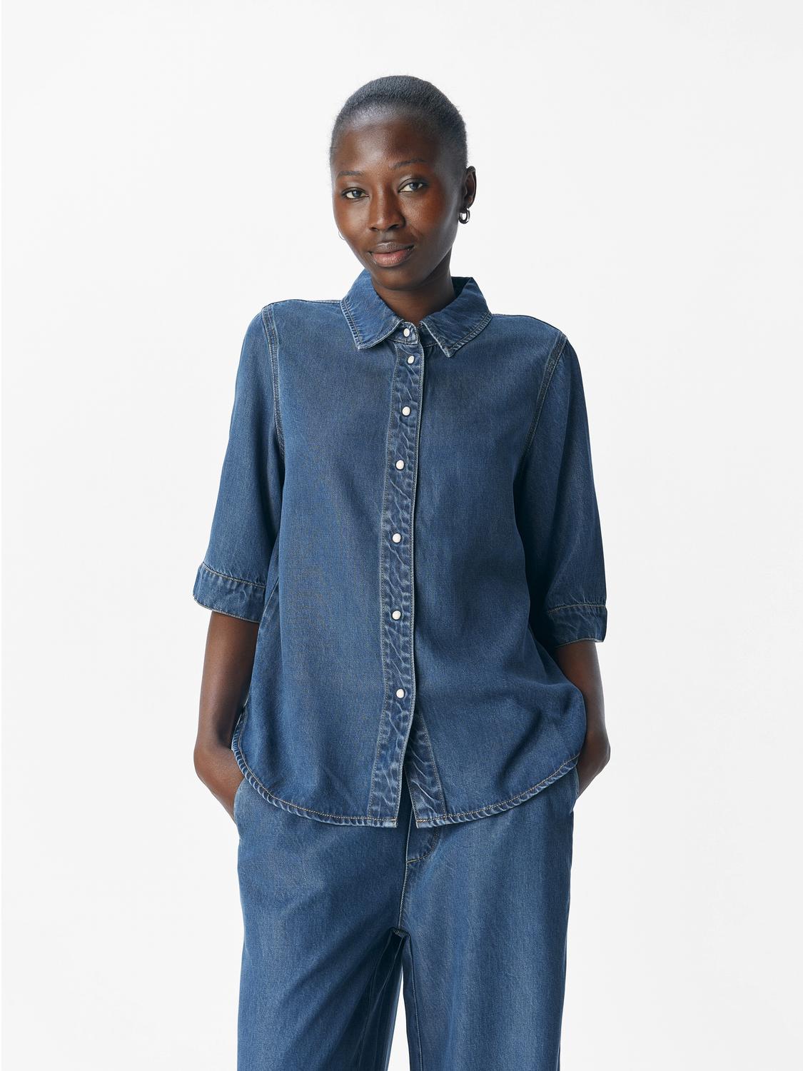 model_shot-front