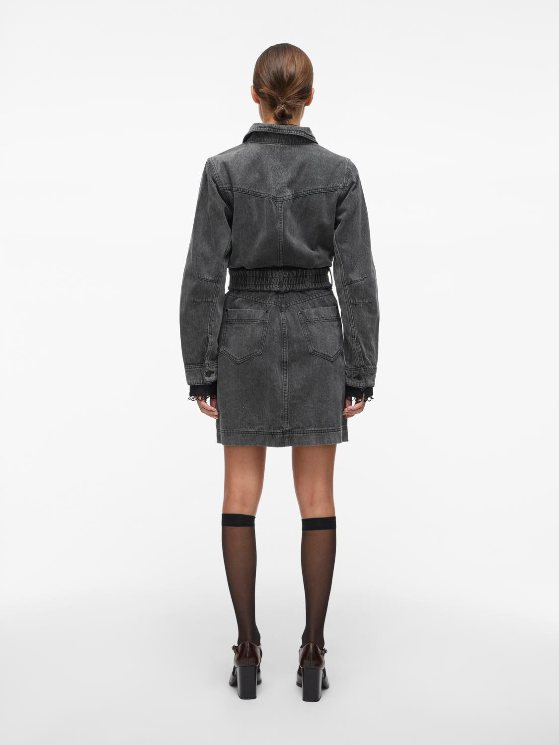 model_shot-back