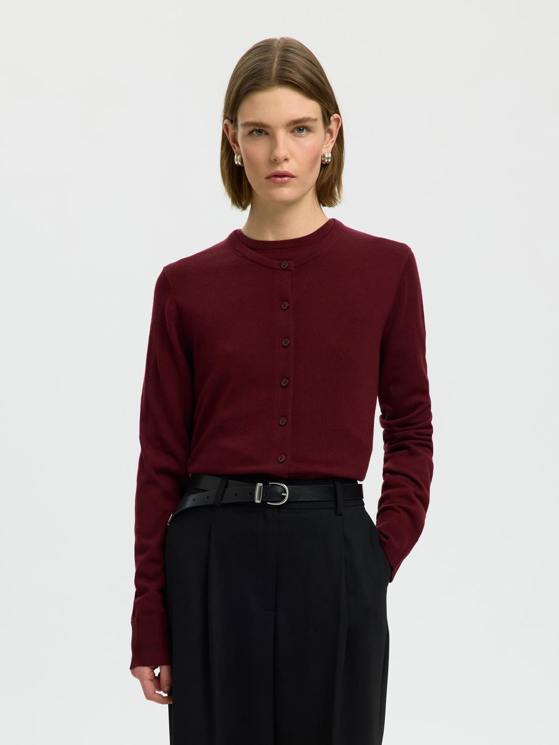 model_shot-front