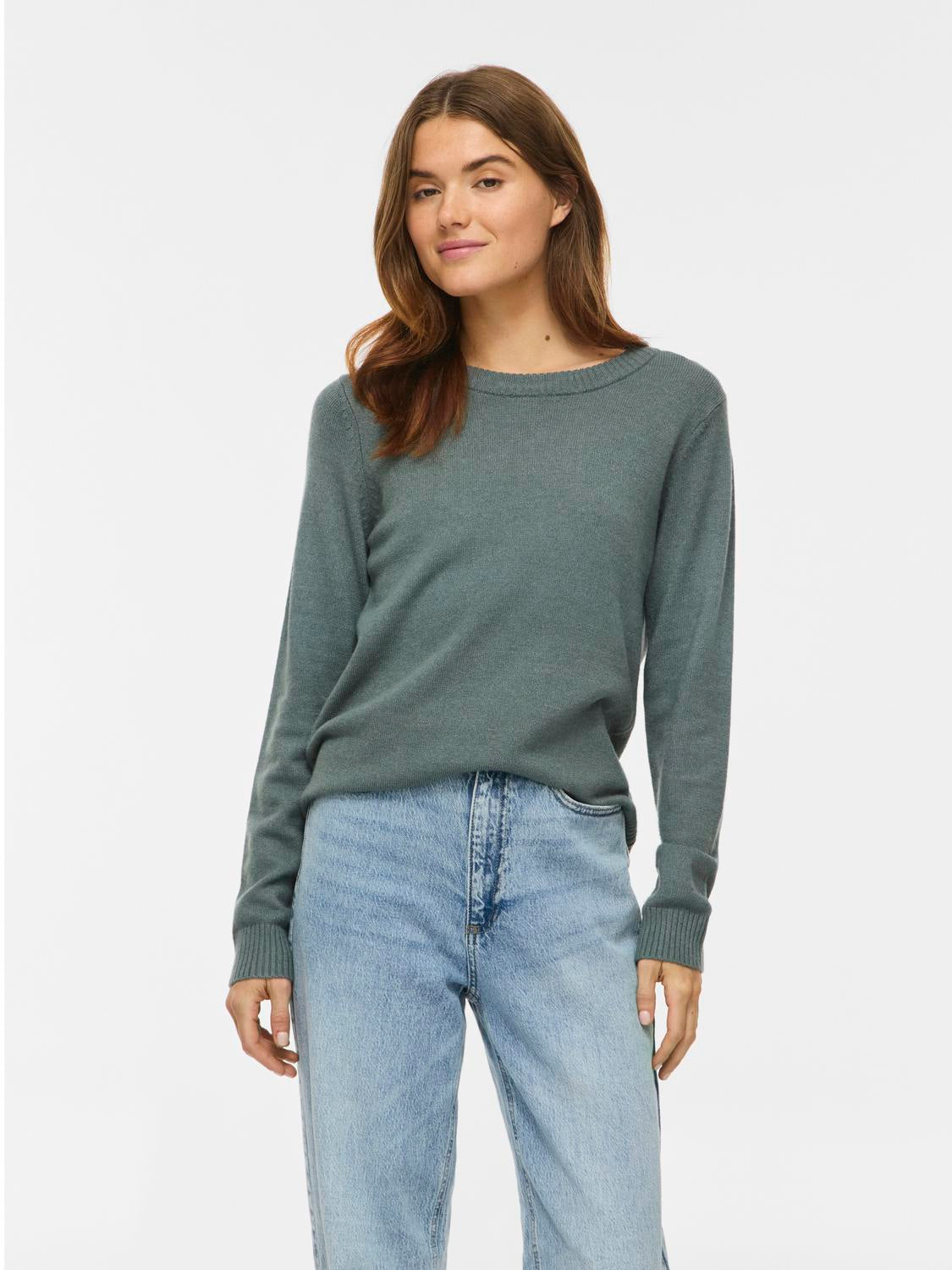 model_shot-front