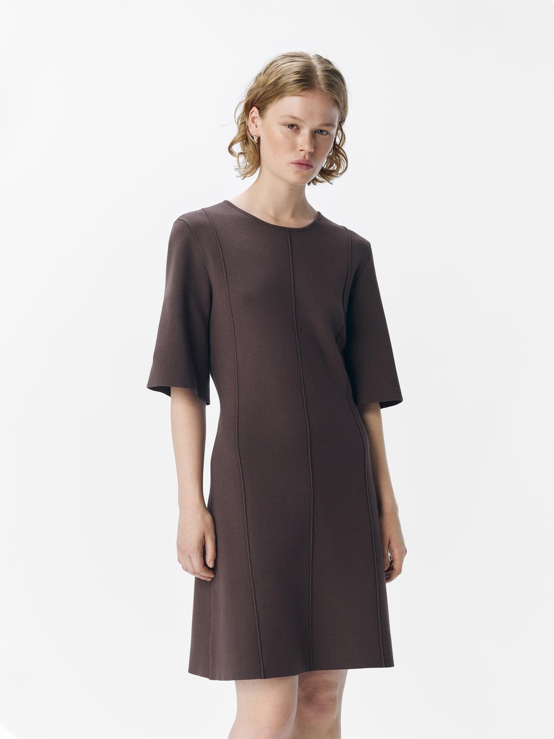 model_shot-front