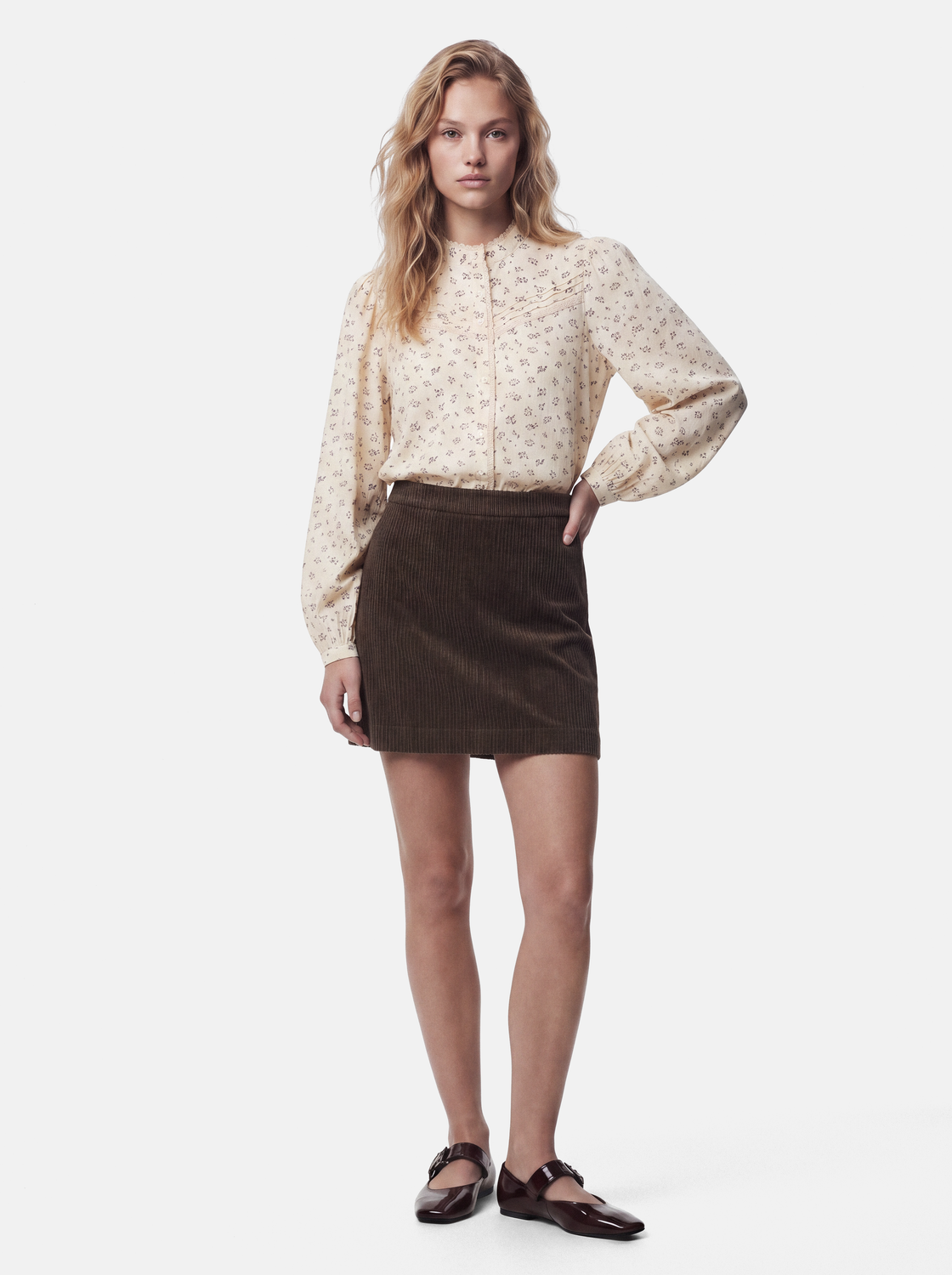 model_shot-front_full