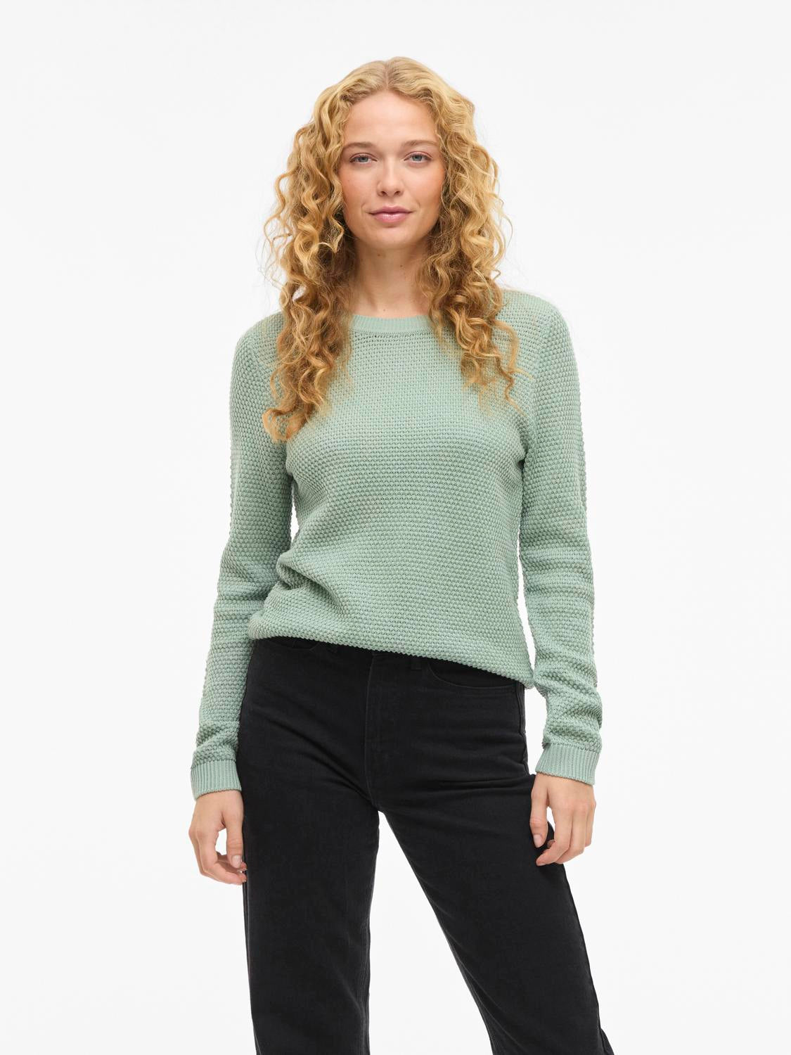model_shot-front