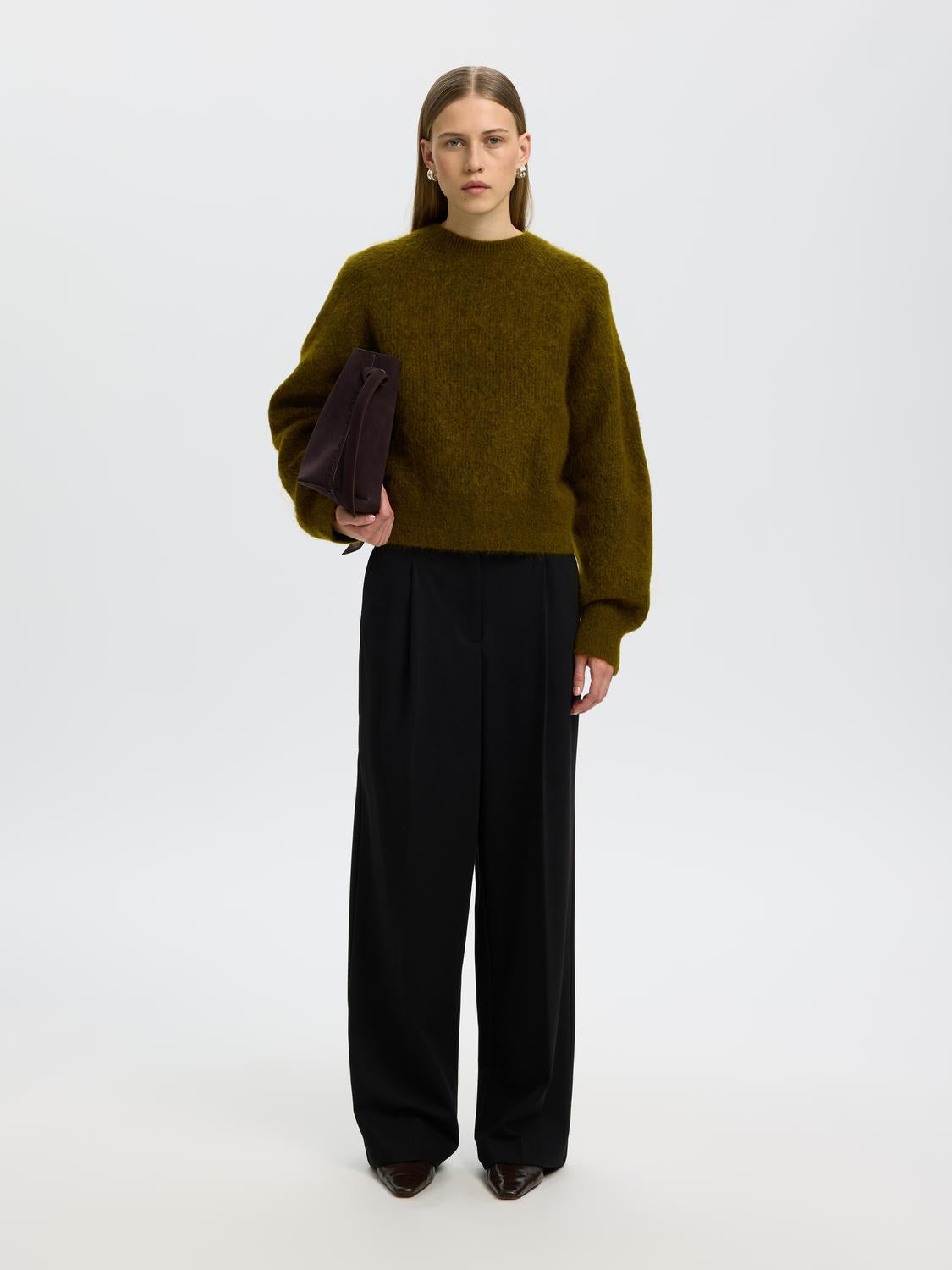 model_shot-creative
