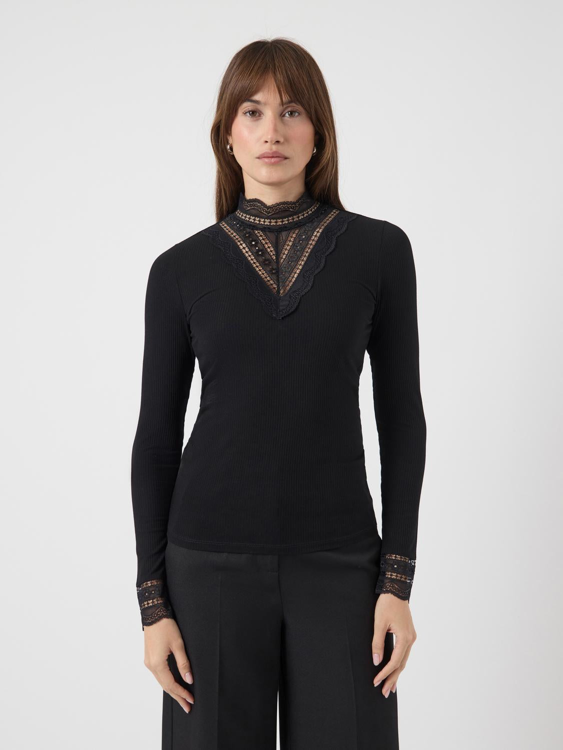 model_shot-front