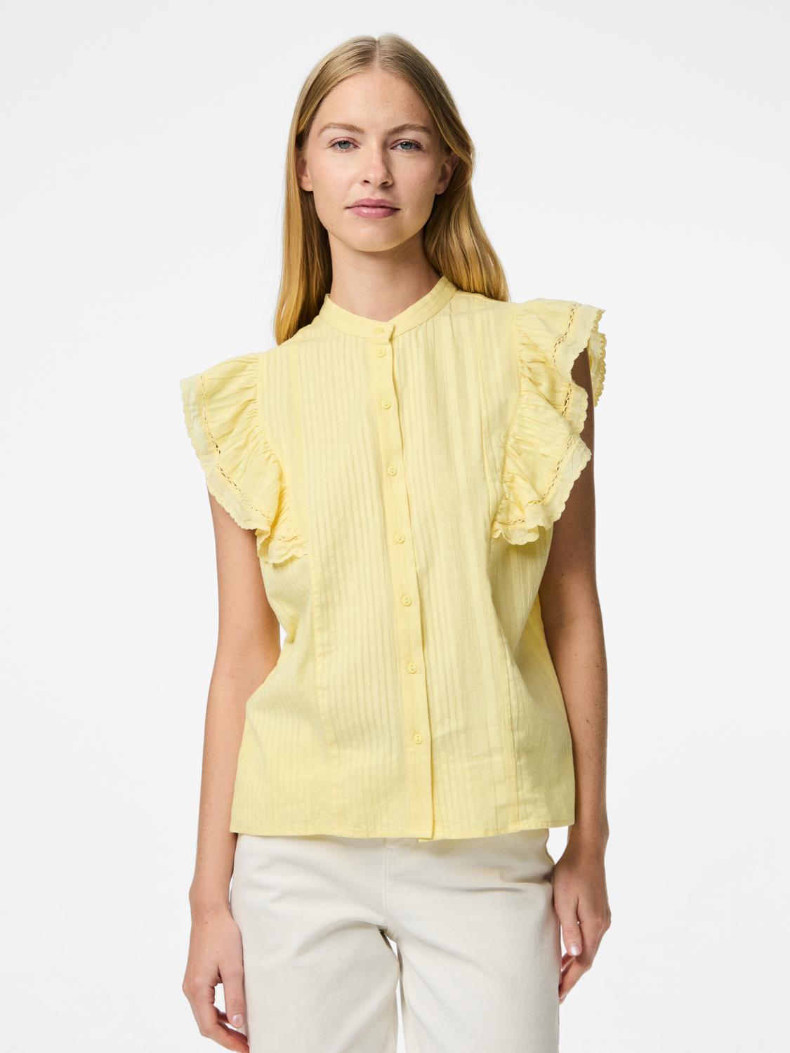 model_shot-front