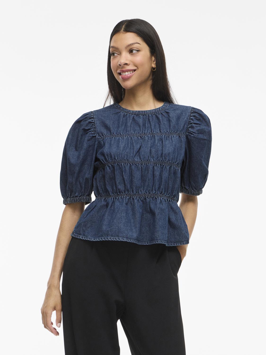 model_shot-front