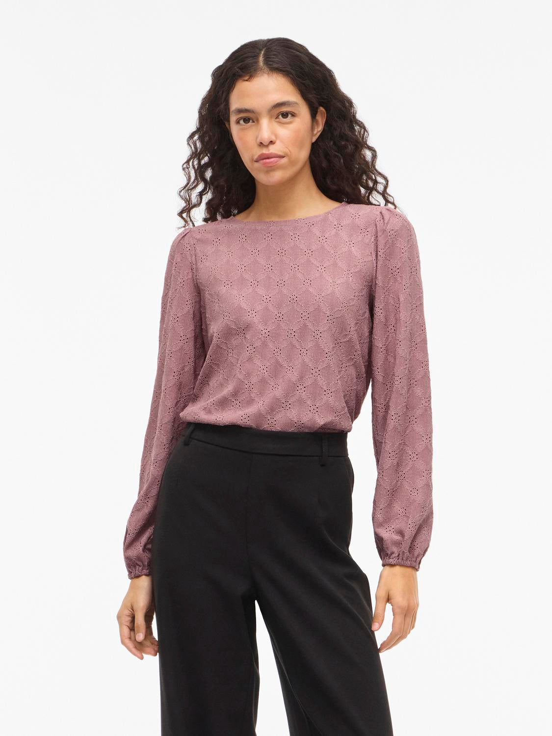 model_shot-front