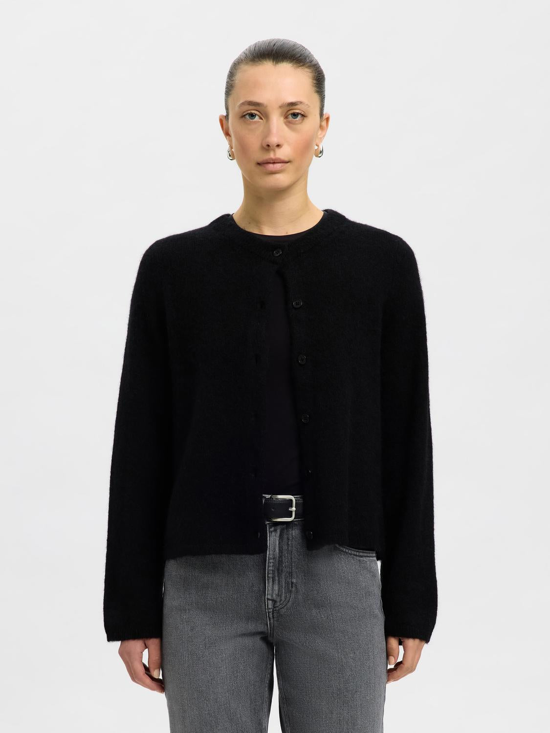 model_shot-front