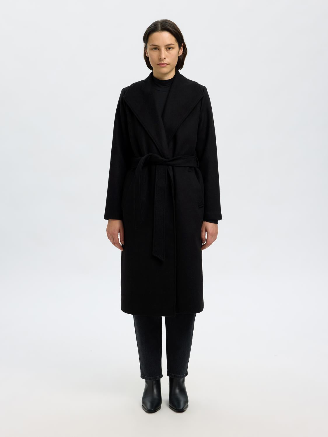 model_shot-front