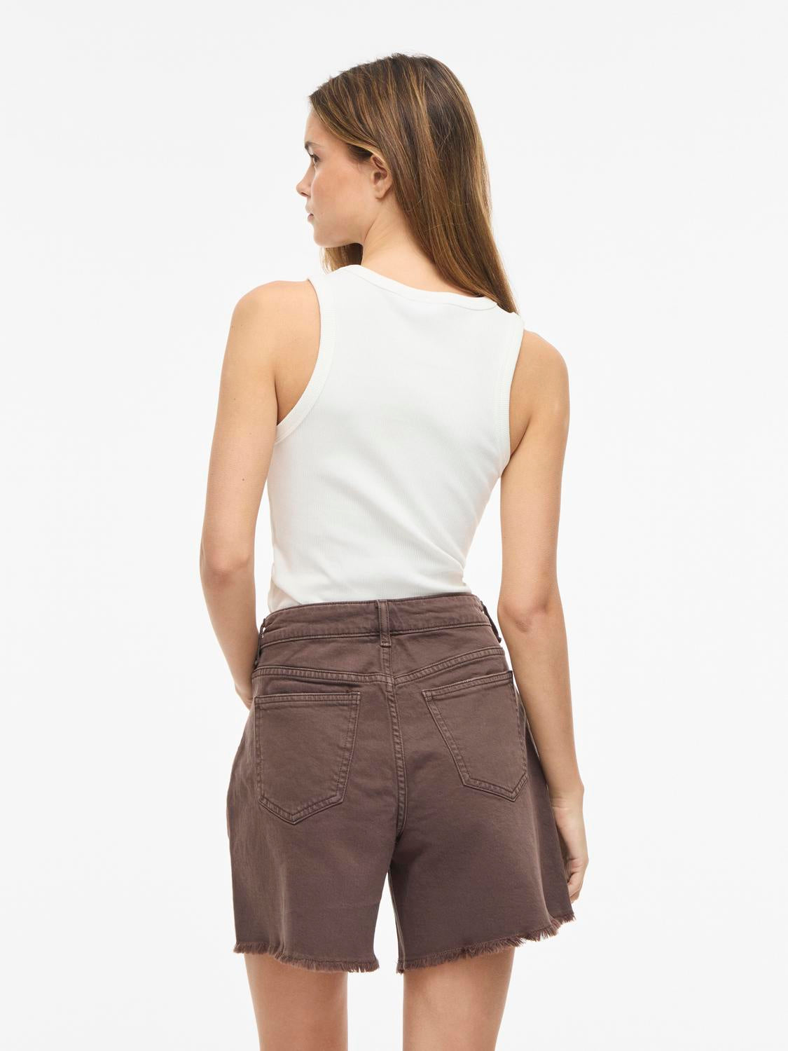 model_shot-back