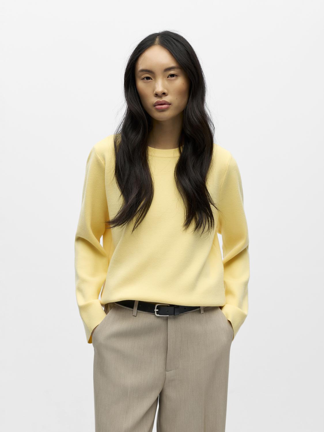 model_shot-front