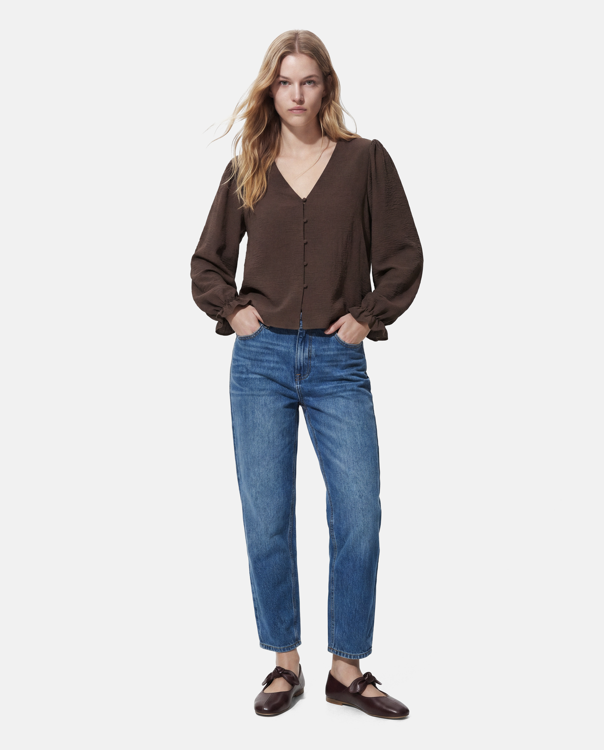 model_shot-front_full