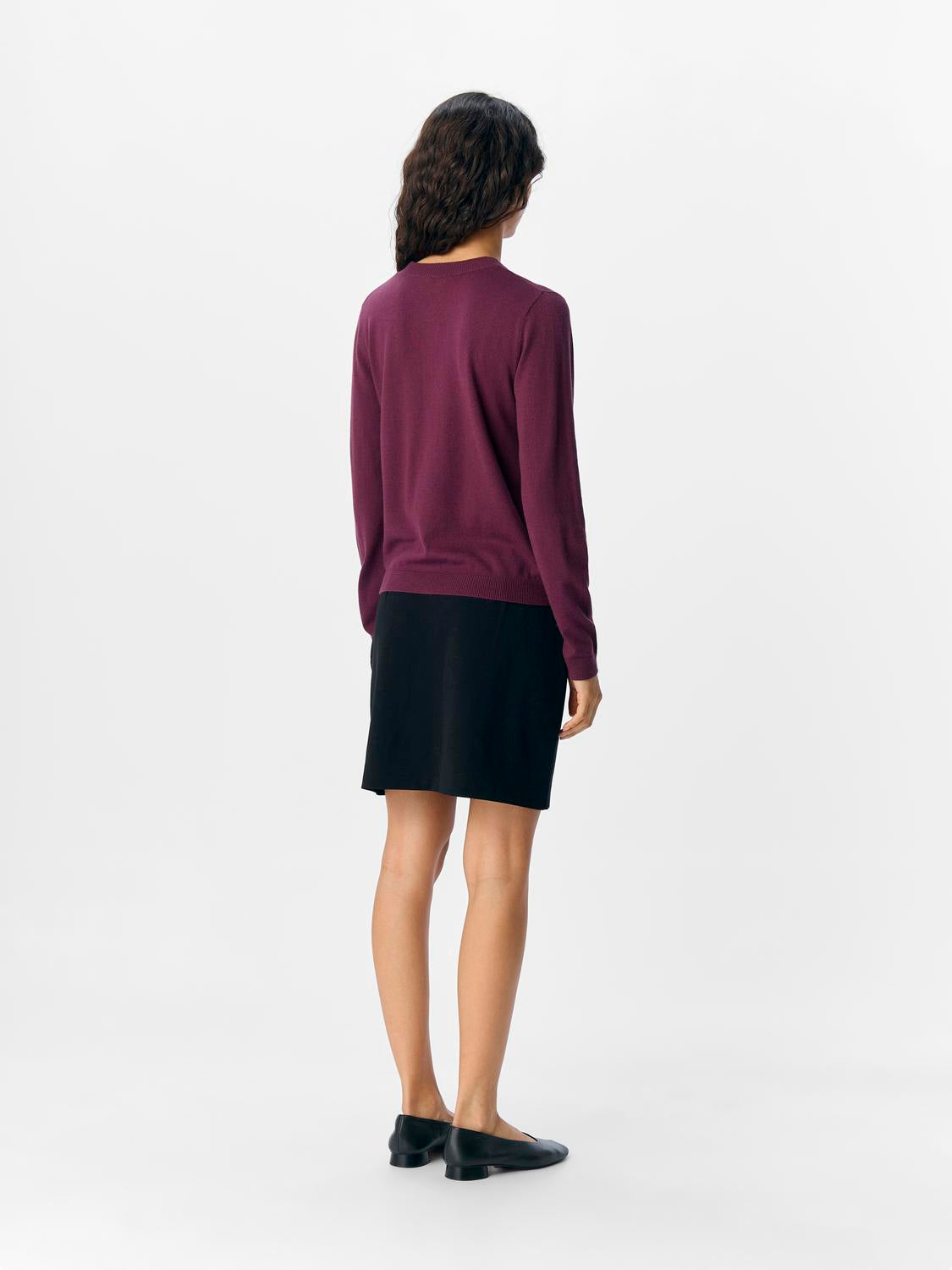 model_shot-back