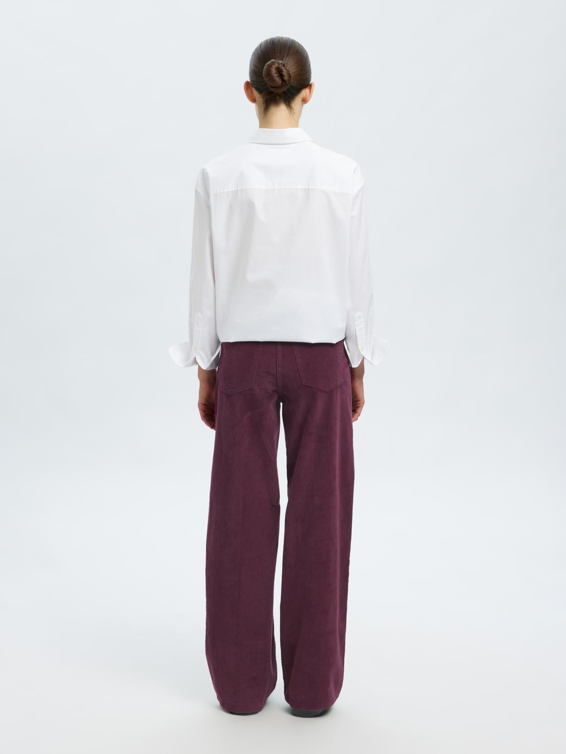model_shot-back