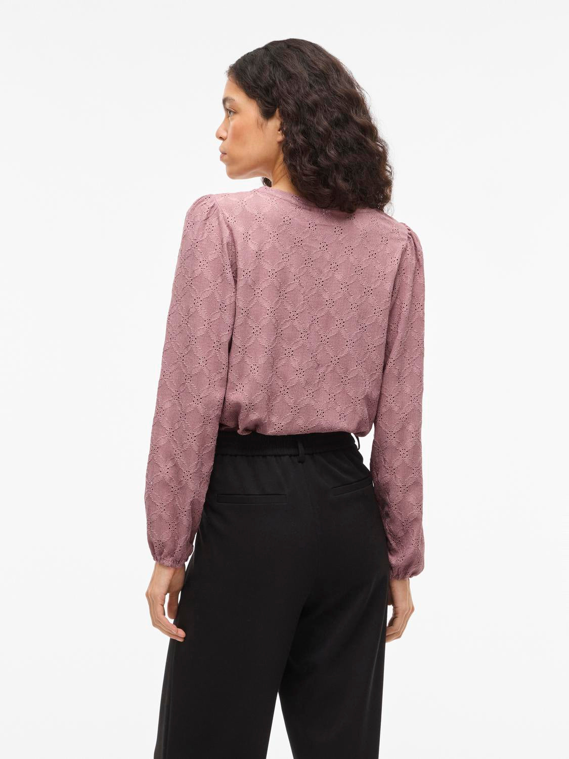 model_shot-back