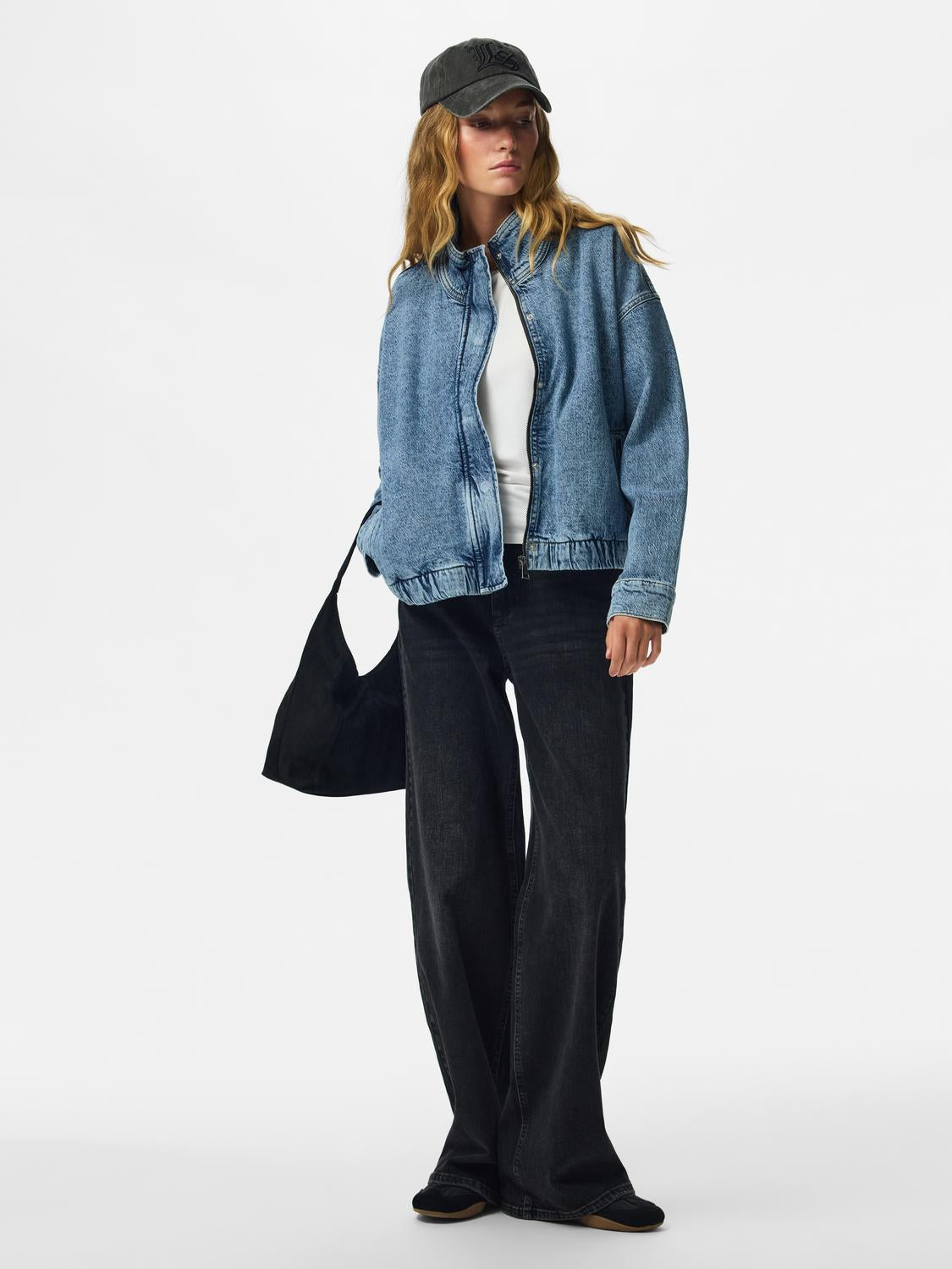 model_shot-front_full