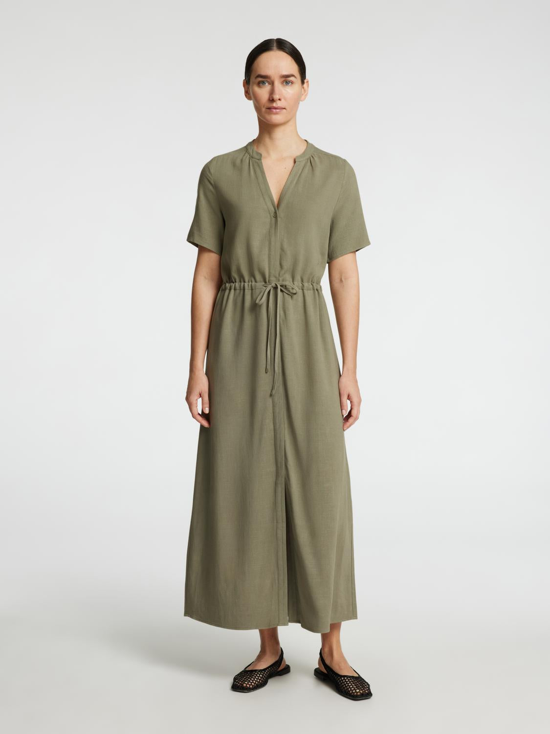 model_shot-front