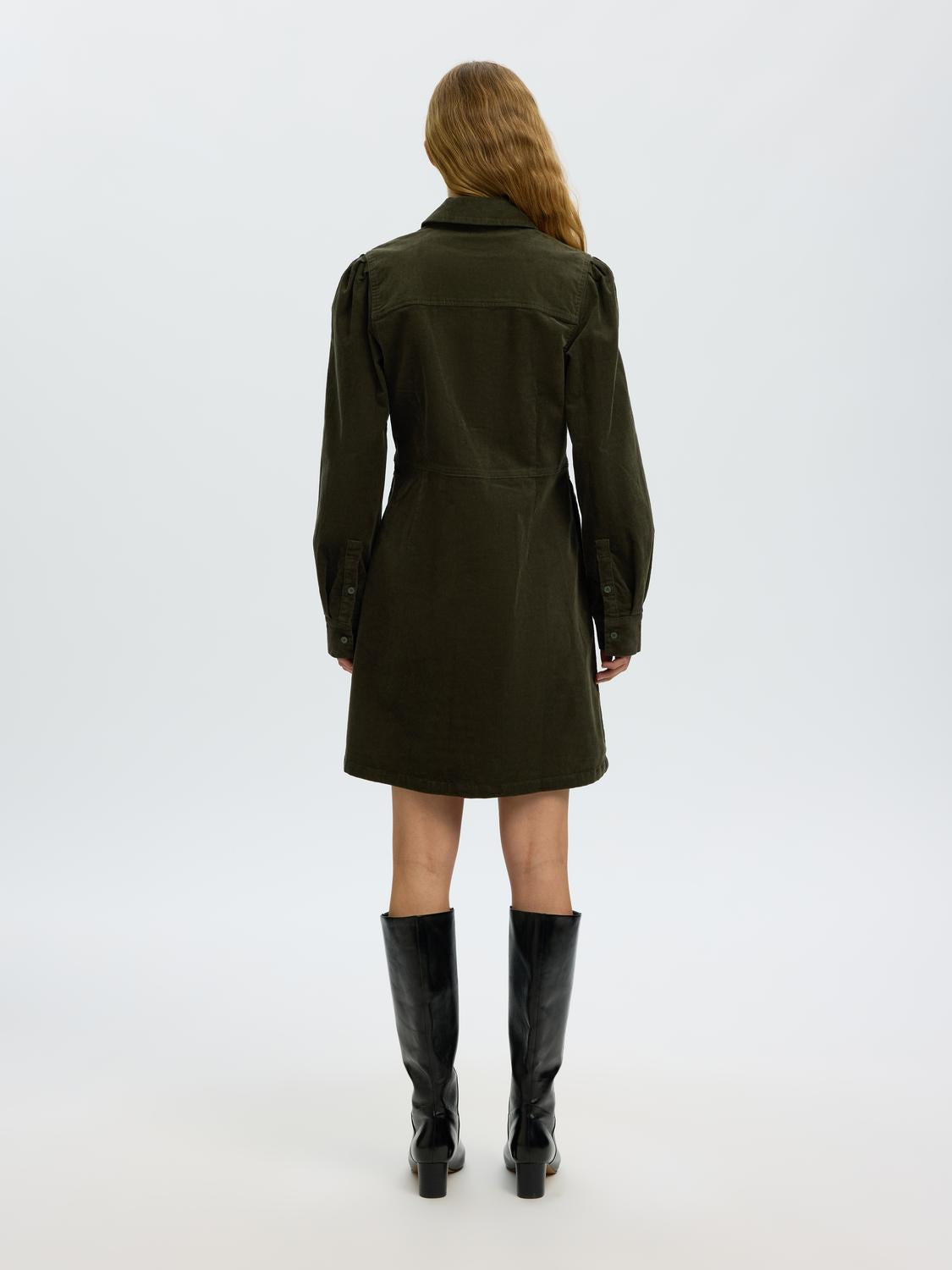 model_shot-back