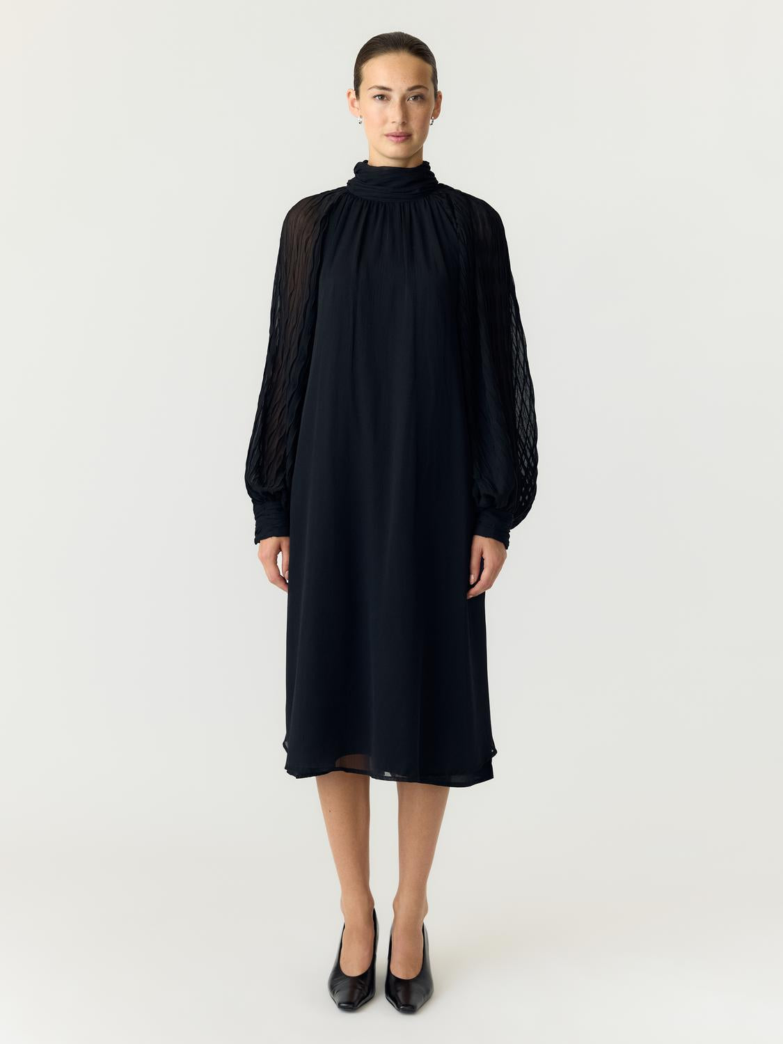 model_shot-front