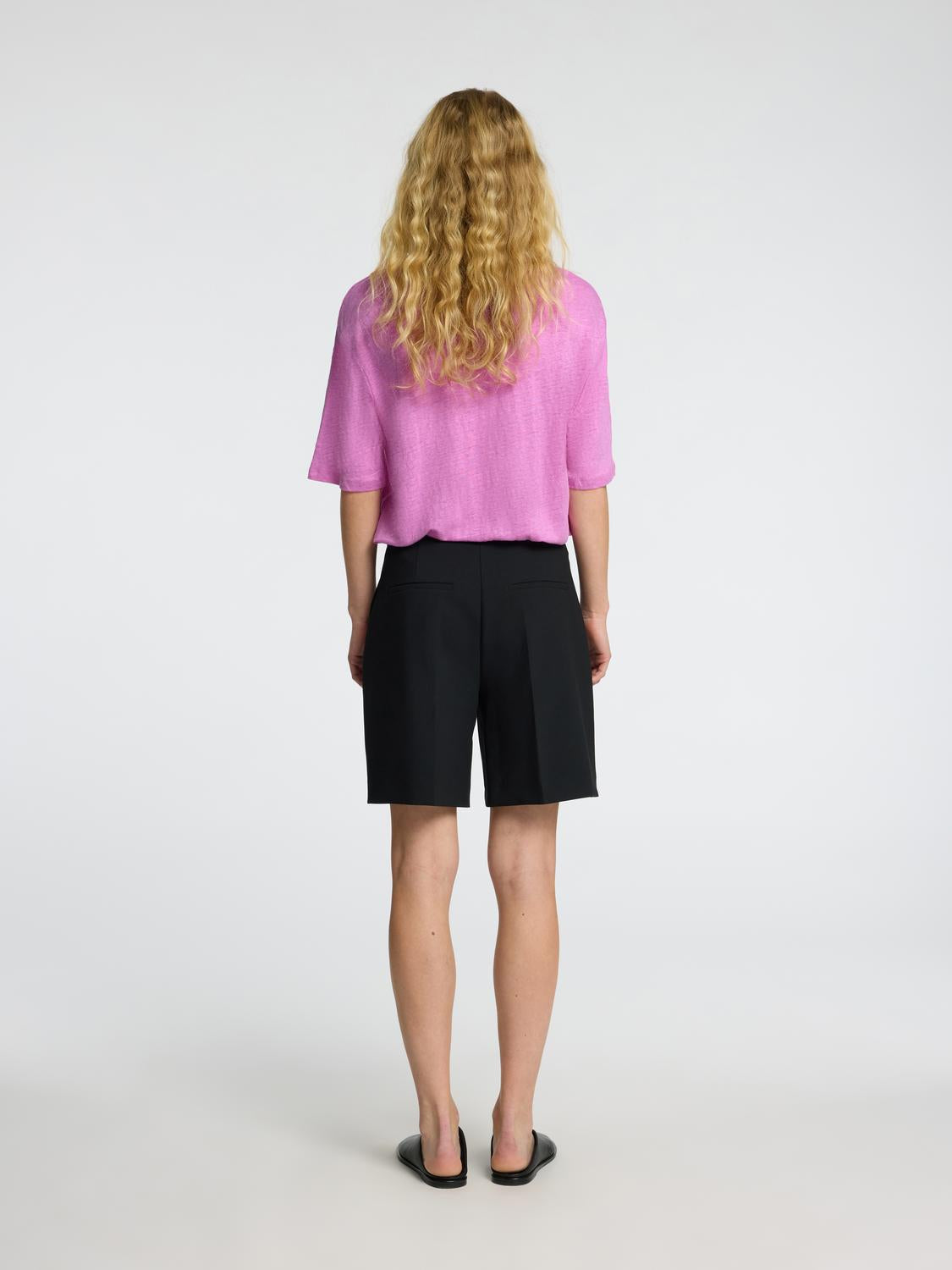 model_shot-back