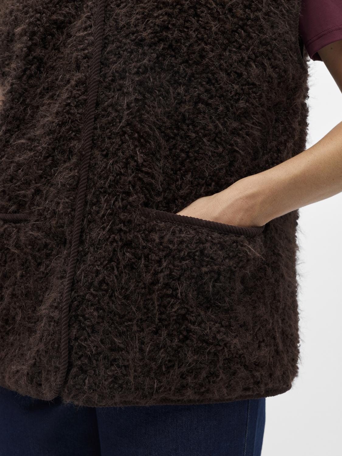 model_shot-detail