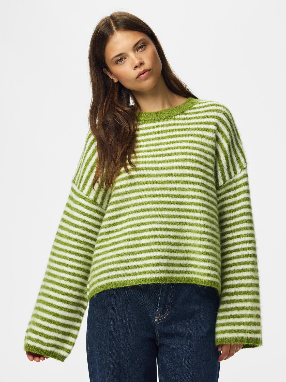 model_shot-front