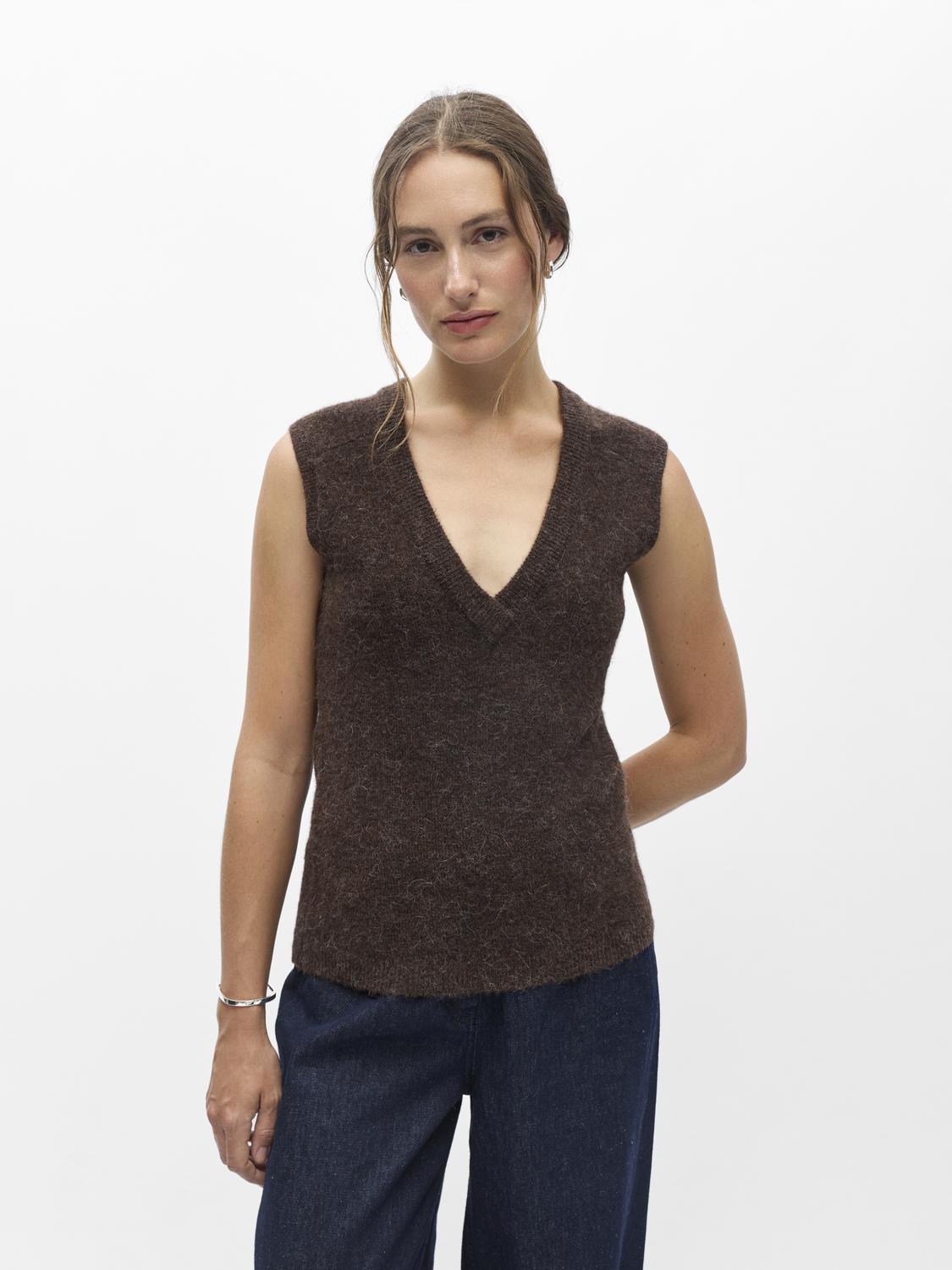 model_shot-front