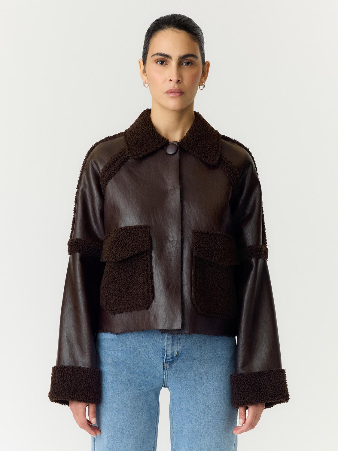 model_shot-front