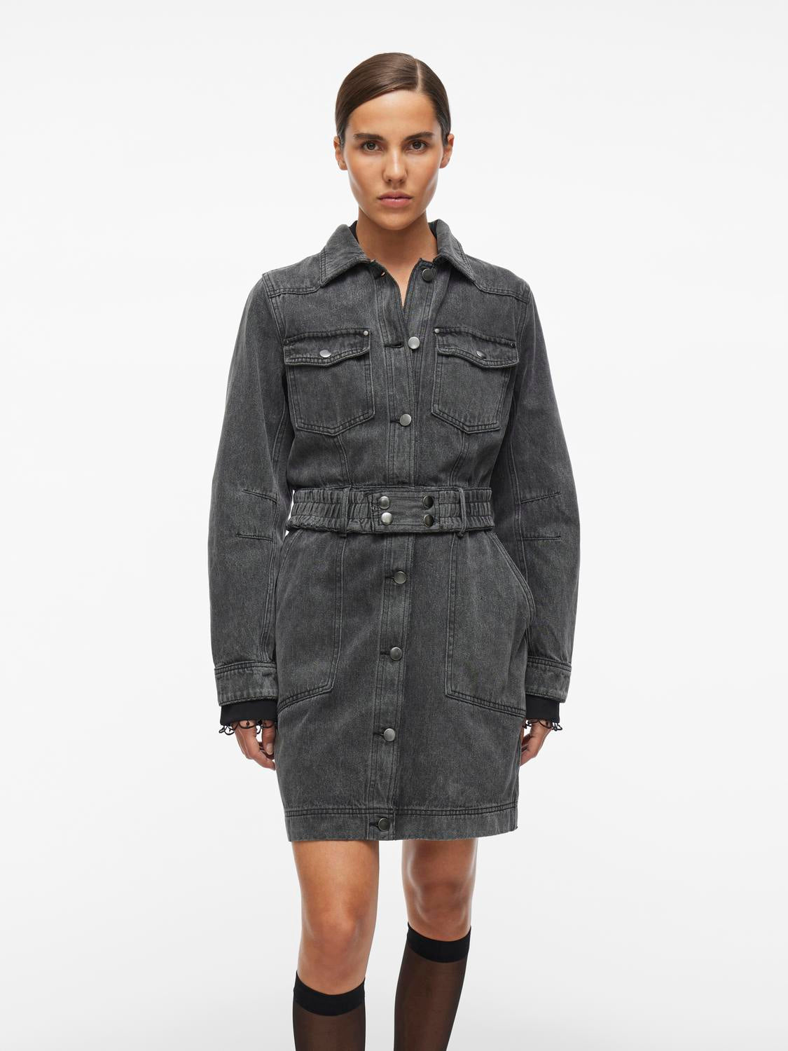 model_shot-front
