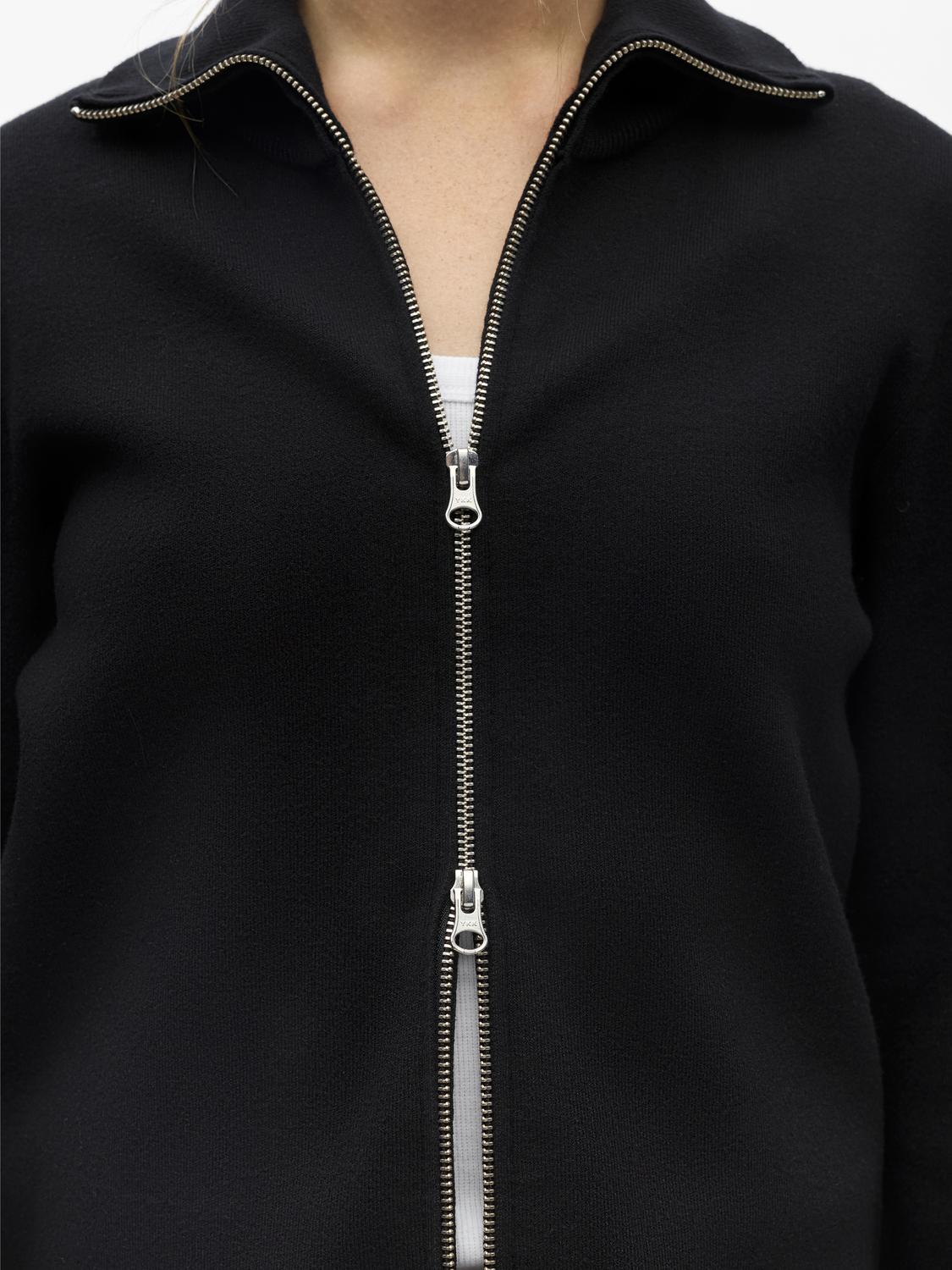 model_shot-detail
