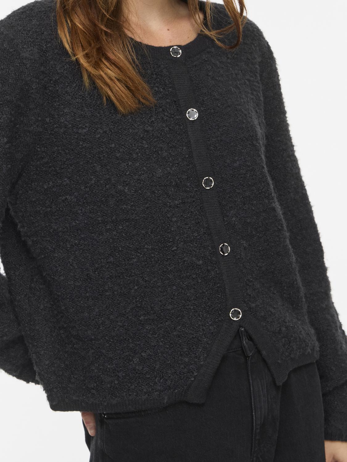 model_shot-detail