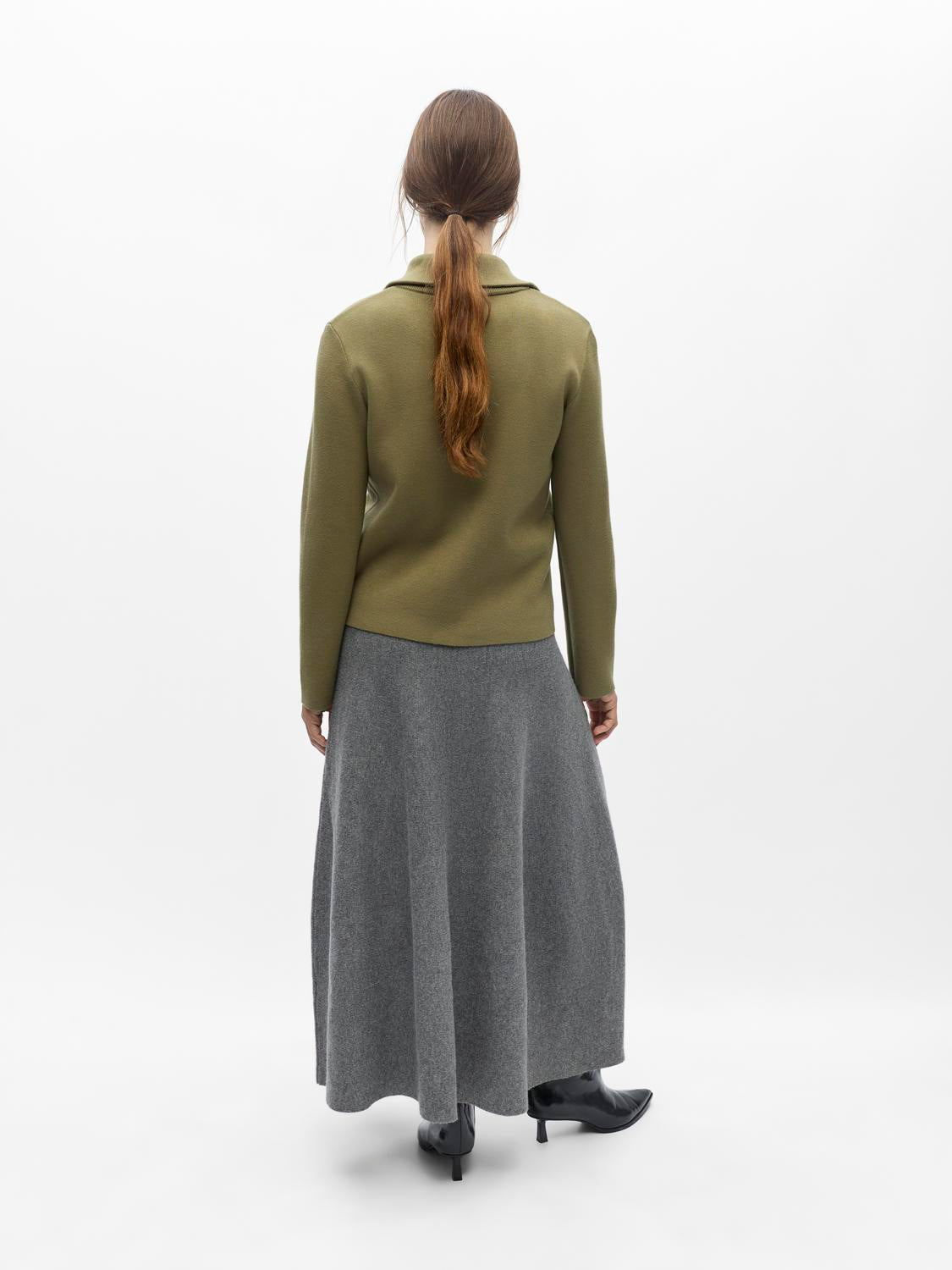 model_shot-back