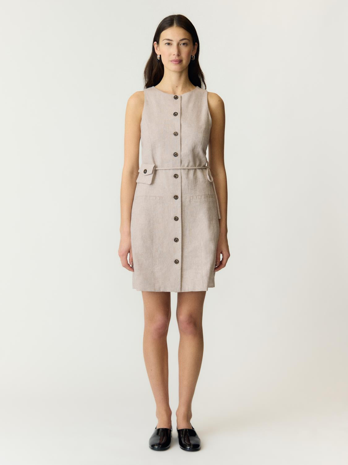 model_shot-front