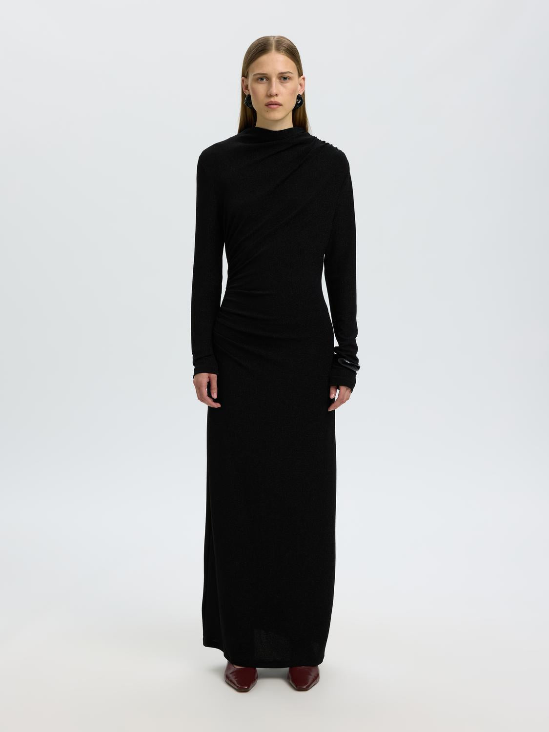 model_shot-front